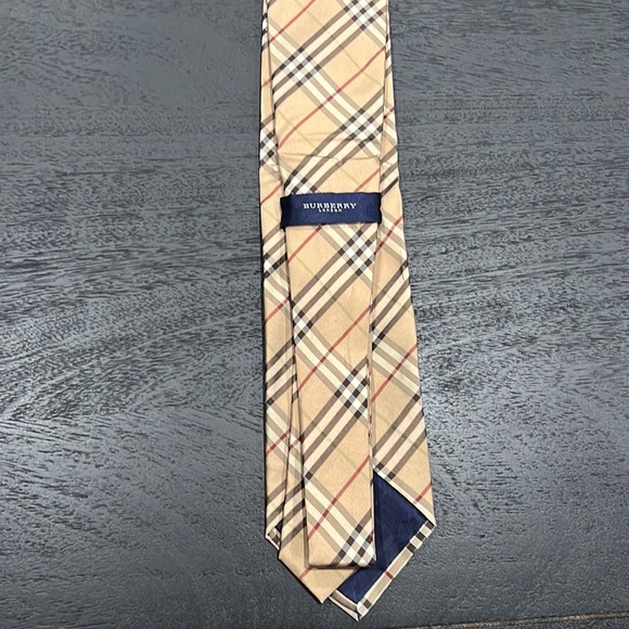 Burberry print tie - Picture 2 of 5